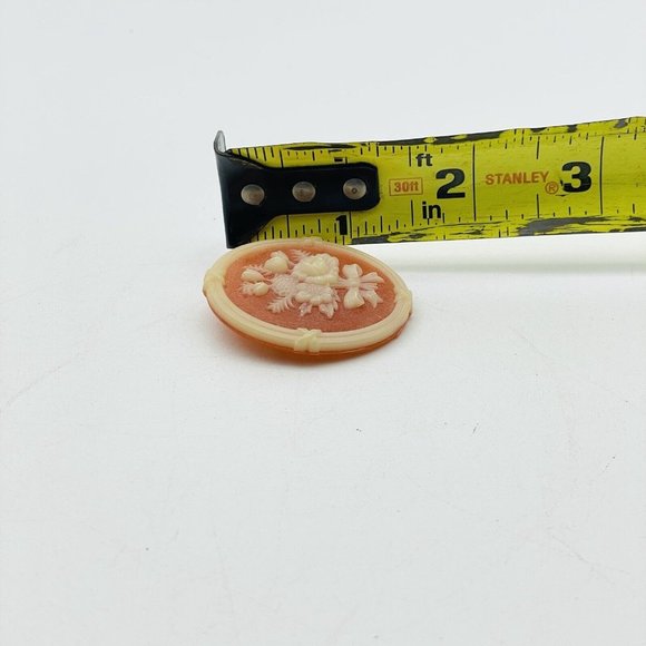 Avon Signed Cameo Style Pin Flower Bouquet Acrylic Nature Garden Trees Floral - Picture 7 of 7